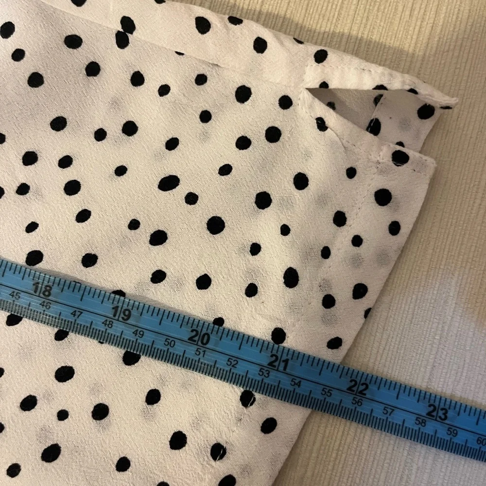 Loft Blouse - Women’s Small White - Black Dot Office